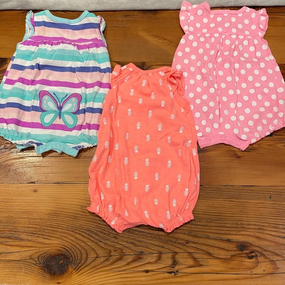 3 Carter’s Outfits - Picture 3 of 3